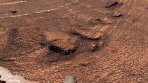 NASA’s Curiosity rover finds a mysterious honeycomb landscape on Mars