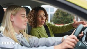 Learner drivers still forced to wait months to book tests