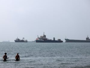 Iran war live: Oman says Hormuz talks with Iran, Gulf states postponed