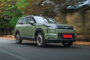 3 reasons to buy the MG Hector Tomahawk EV and 3 reasons not to