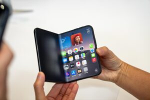 Hands-on with the foldable iPhone Duo