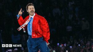 Harry Styles extends tour, with Kylie as a support act