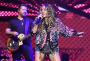 Watch Carrie Underwood Cover Limp Bizkit, Papa Roach, Linkin Park at Velocity Festival