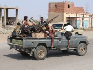 Yemen gov’t forces launch air strikes on Houthi targets