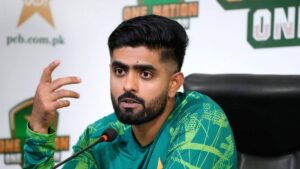 பாகிஸ்தான் பேட்டிங் கிங்-குக்கே இந்த நிலைமையா? பாபர் அசாமுக்கு நேர்ந்த கதி.. என்ன நடந்தது?