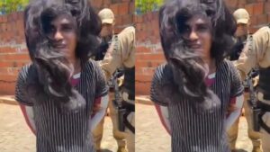 பிரேசிலில் விலகிய மேலாடை.. கையில் 2 வயது குழந்தை.. அருகில் சென்ற போலீசுக்கு தலையே சுத்திடுச்சு