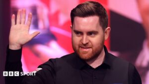 Jones shocks Selby to win British Open title