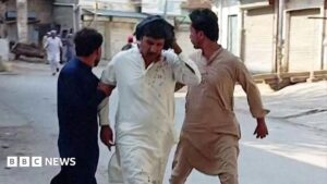 At least 17 killed after vehicle loaded with explosives rams Pakistan mosque