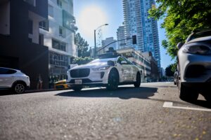 Waymo pulls over, calls cops on riders with a ghost gun