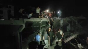 At least 10 dead, dozens missing in Gaza building collapse