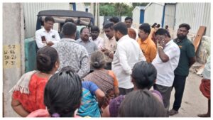 8 வருடங்களில் முதல்முறை.. கோவை தூய்மை பணியாளர்கள் தகர கொட்டகையில் அதிகாரிகள் ஆய்வு
