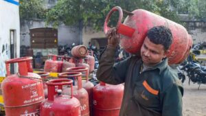 LPG சிலிண்டர் புக்கிங் விதிகளில் திடீர் மாற்றம்: வீட்டு உபயோக சிலிண்டர் முன்பதிவு காலம் மாறியது!!