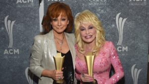 Reba McEntire Reveals She Missed a Call From Dolly Parton Before Her Death: “I’ll Never Know Why She Called”