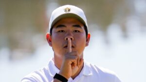 Young leads out USA as Internationals chase shock Presidents Cup win LIVE!