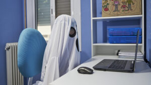 Thousands of “ghost students” use AI to steal millions in student loans, DOJ says
