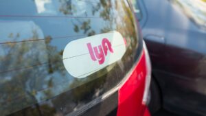 Lyft is paying $272.5M to settle lawsuit over how it classified drivers