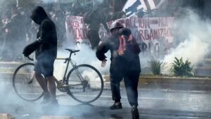 Student protests in Chile turn to violent clashes with police