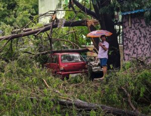 Cyclone leaves trail of destruction in India as thousands evacuated