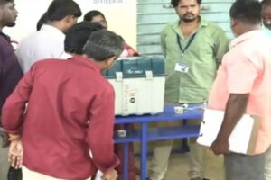 இடைத்தேர்தல்: மதுராந்தகம், தாராபுரத்தில் வாக்குப்பதிவு நிறைவு!