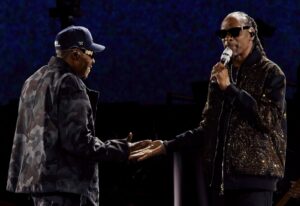 See Jay-Z Bring Out Snoop Dogg and Dr. Dre for Medley at Los Angeles Show