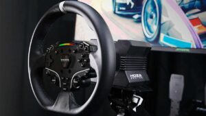 The Moza R5 Racing Wheel Offers 5.5Nm of Direct Drive Force Feedback for an Affordable Price