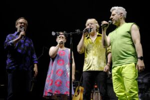 See Madison Square Garden Ushers Vibe-Dance to Celebrate Phish’s 100th Booking at Legendary Venue
