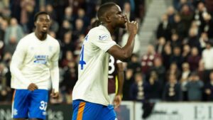 Rangers score late to snatch draw on McInnes' Hearts return