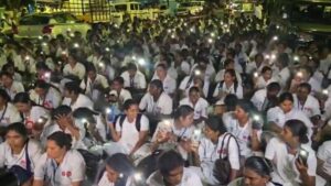 இரவில் பதற்றம்.. சுகாதாரத்துறை செயலர் உத்தரவாதத்தை தொடர்ந்து போராட்டத்தை கைவிட்ட செவிலியர்கள்!