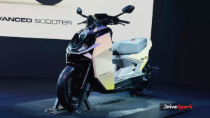 ஆவலுடன் எதிர்பார்க்கும் அல்ட்ராவயலெட் டெஸராக்ட் ஸ்கூட்டர் ஒருவழியாக சந்தைக்கு வருகிறது!!
