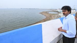 CM Vijay inspects Chembarambakkam reservoir; stresses on round-the-clock monitoring